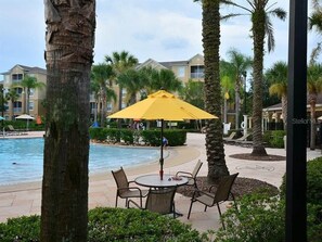 Outdoor pool, a heated pool - 10min to Disney, spacious townhome & family resort (Kissimmee)