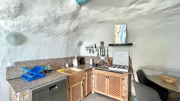 House | Private kitchen | Electric kettle, toaster, high chair