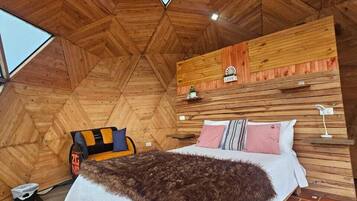 2 bedrooms, individually furnished, iron/ironing board, free WiFi