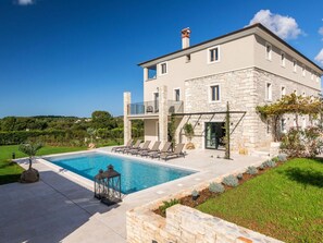 Piscine extérieure