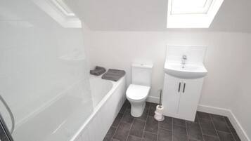 Apartment | Bathroom