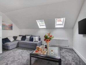 Living area - Sea Breeze Apartment in Skinningrove (Saltburn-by-the-Sea)