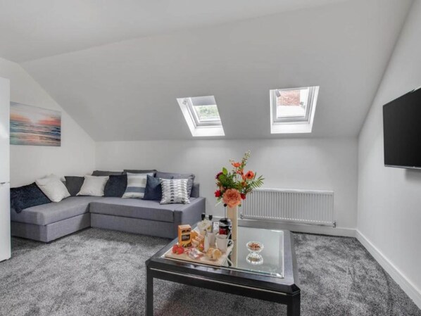 Apartment | Living area - Sea Breeze Apartment in Skinningrove (Saltburn-by-the-Sea)