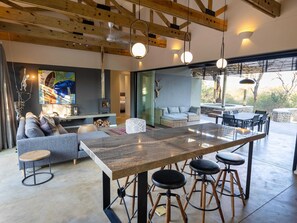 Dining - Villa in Hoedspruit With Hot Tub (Hoedspruit)