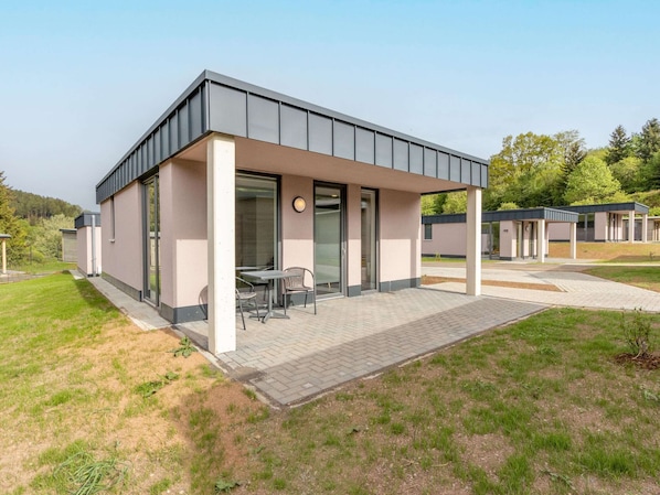 Bungalow | Property grounds