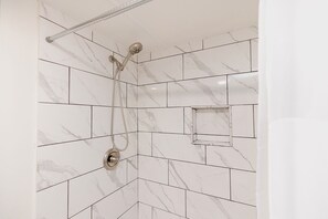 Shower, hair dryer, towels, soap - A Helen Hideaway with national forest in your backyard! (Helen)