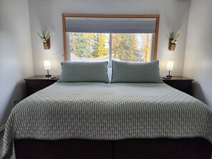 4 عدّة غرف نوم ومكواة/لوح كي وسرير سفر وواي فاي مجانًا