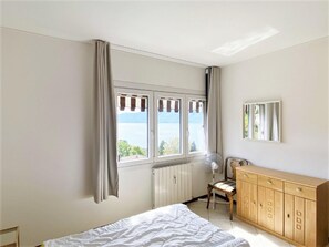 1 bedroom - Apartment in Italy With Lake View (Luino)