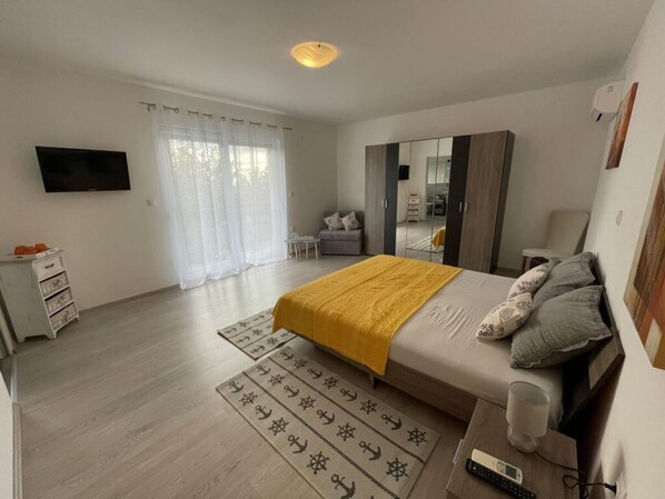 Apartment | 7 bedrooms, individually furnished, iron/ironing board - New White Villa, 60 m2, Pool (Vodnjan)