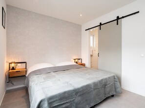 3 chambres, ameublement personnalisé