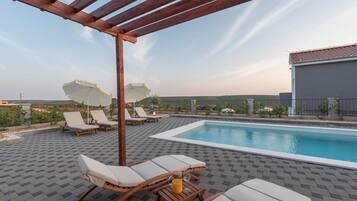 ๋น๋ผ | ์์์ฅ | ์ค๋ด ์์์ฅ, ์ผ์ธ ์์์ฅ