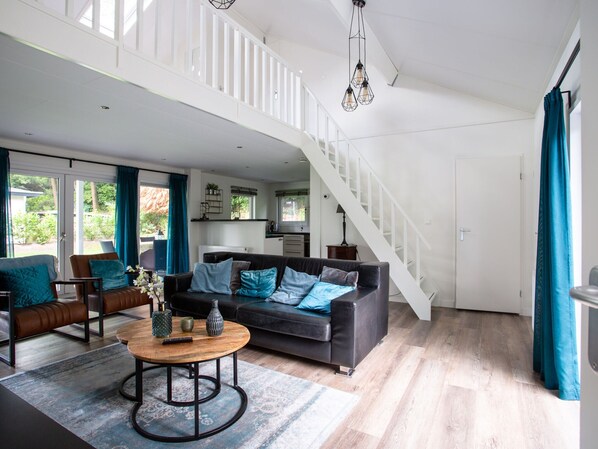 House | Living area - Holiday Home With Covered Terrace in Rhenen (Rhenen)