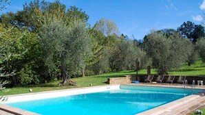 Unclassified image, 4 of 45, button - Spacious Tuscan Villa Retreat (Palaia)