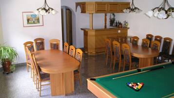 House | Tempat makan