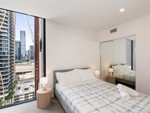 2 bedrooms, iron/ironing board, WiFi, bed sheets - Stunning CityView 2B Apt. Location/Pool/Gym/Parking (South Brisbane)