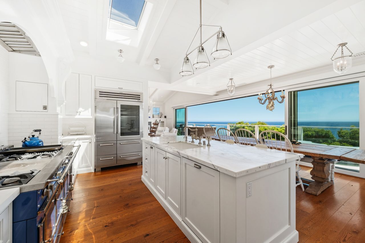 Bluff House - Gated w/ Ocean View Deck & Beach Access