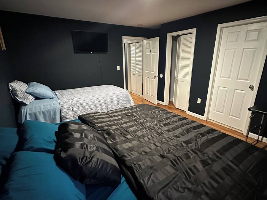 Habitación estándar con 1 cama doble o 2 individuales, 1 cama de matrimonio grande, no fumadores | Edredones de plumas, wifi gratis, ropa de cama