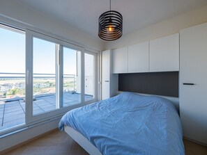 Apartamento | 2 dormitorios y tabla de planchar con plancha