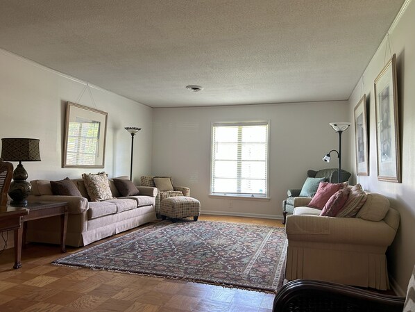 Living area - The Valley Vista - 3 Bedroom 2 Bath (Jackson)