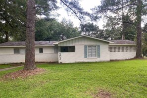 Exterior - The Valley Vista - 3 Bedroom 2 Bath (Jackson)