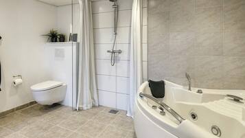 House | Bilik Mandi