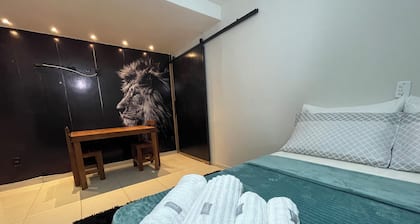 Votuporanga Seasonal House. Comfortable house, with air in the rooms, easy access.