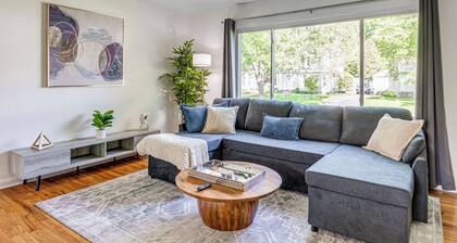 New King Suite Modern Oasis In The Heart Of Cuyahoga Falls
