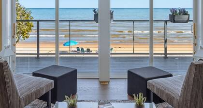 Modern | Beachfront | Sleeps 10