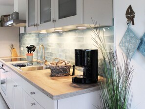 Apartment | Eigene Küche | Ofen, Wasserkocher, Toaster