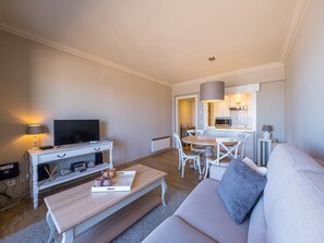 Apartment | Living area - Amazing Apartment With Sea-views (Middelkerke)