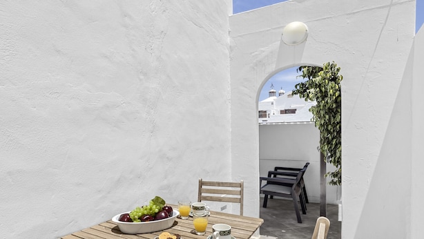 Outdoor dining - Casa Nadal | Holiday Home in Playa Honda - Lanzarote (Playa Honda)