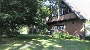 Exterior - Holiday Apartment at the Apple Tree (Faßberg)