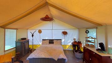 Tent | 1 bedroom, individually furnished, bed sheets