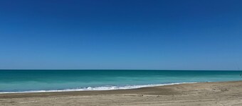 Adorable 'Beach Cottage' condo in Ocean Village, an active beach community!