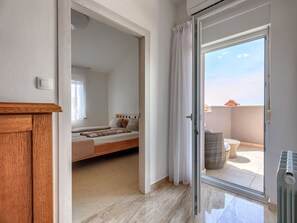 4 Schlafzimmer, Bügeleisen/Bügelbrett, WLAN