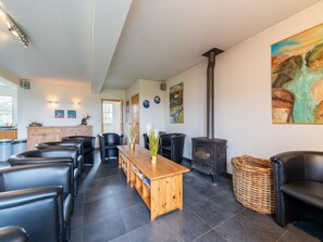 Villa | Living area - Comfortable Home for a Group With a Large Garden (Diksmuide)