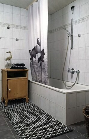 Apartment | Badezimmer