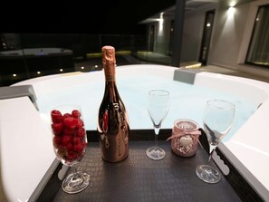 House | Interior detail - Stylish Stay With Hot Tub (Labin)