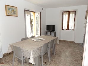 Apartment | Dining