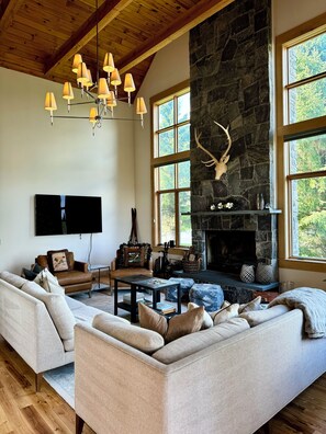 Smart TV, fireplace, stereo -  VT Mountain Retreat (Wilmington)