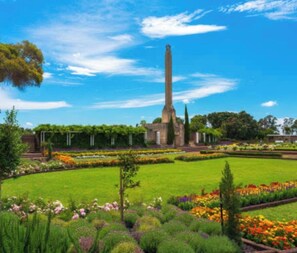 Property grounds - Secluded Bays Home Close to Everything (Auckland)