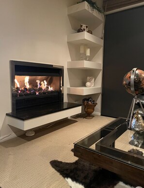 Interior - Secluded Bays Home Close to Everything (Auckland)