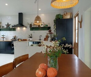 Dining - The Vicarage At Clunes. Luxury French style villa. (Clunes)