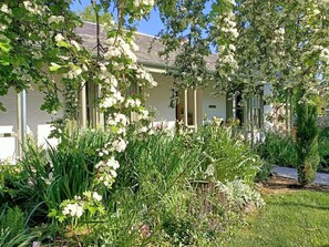 Exterior - The Vicarage At Clunes. Luxury French style villa. (Clunes)