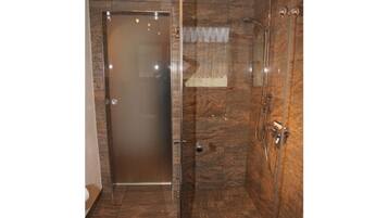 Apartemen | Kamar mandi | Handuk