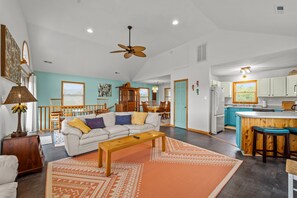 Smart TV, video games, books - Colorful Carova Beach Oasis. Pet friendly with a Pool! 4x4 (Corolla)