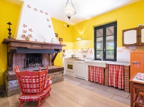 Villa | Private kitchen - Villa Popiglio Comfortable Holiday Residence (San Marcello Piteglio)