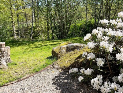 Bright Holiday House by the Lake