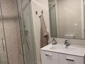 Apartment | Badezimmer