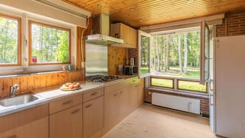 Bungalow | Private kitchen | Electric kettle